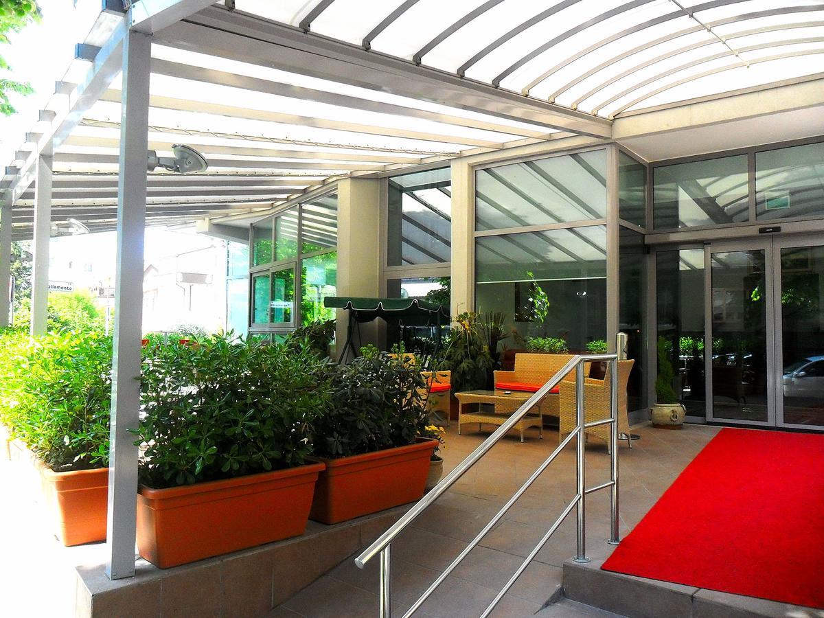 Hotel Etoile リミニ エクステリア 写真