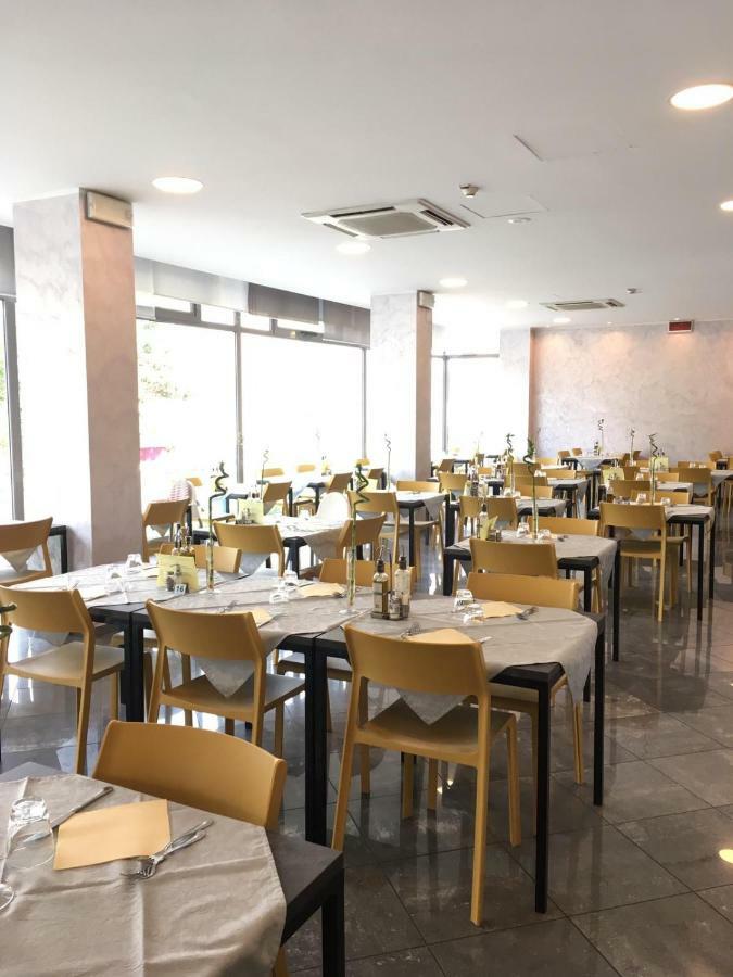 Hotel Etoile リミニ エクステリア 写真